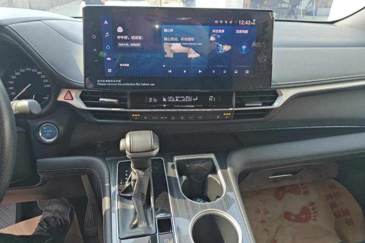 Used Toyota Sienna 2023 2.5L Hybrid Deluxe Edition