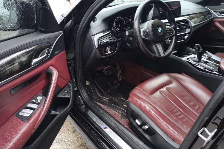 Used BMW 5 Series 2018 Restyled 530Li Leading Edition M Sport Package Driver Seat