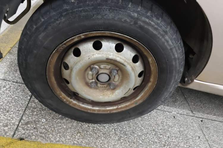 Used Jinbei Hiace X30 2019 1.5L Standard Version China VI SWC15M Left Front Wheel Hub