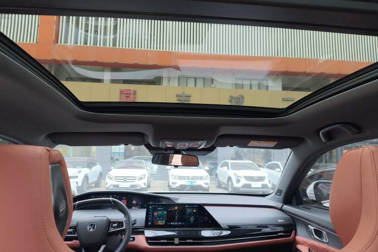 Used Changan UNI-K 2023 2.0T Two-Wheel Drive Yue Ling Trim
