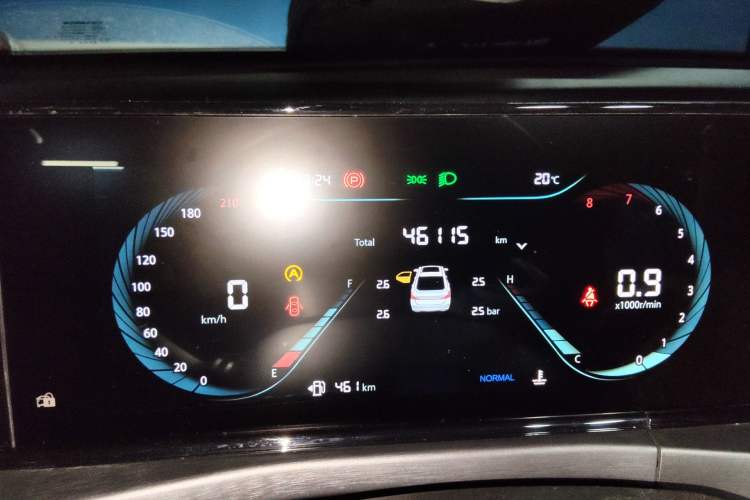 Used CHANGAN Eado 2022 PLUS 1.6L GDI Manual Luxury Model Odometer Close Up