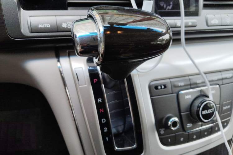 Used Honda Elysion 2015 2.4L VTi Luxury Edition