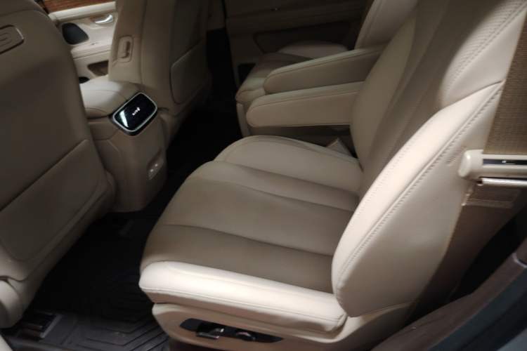 Used Hima AITO M7 2024 1.5T Rear-Drive Plus Version 6 Seats
