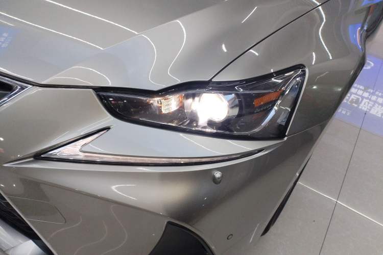 Used Lexus IS 2017 300 Leading Edition
