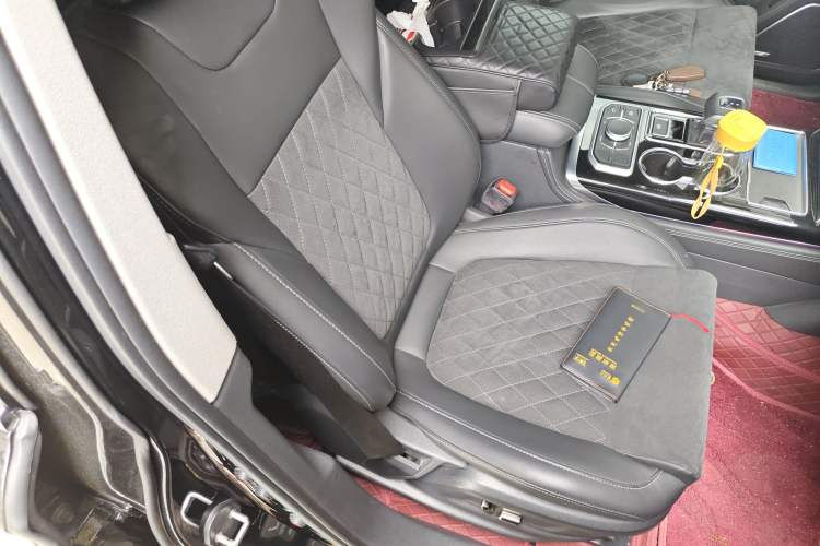 Used Hongqi HS7 2021 2.0T DCT Two-Wheel Drive Smart Connect Flagship Edition Right Front Seat