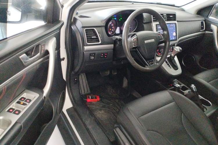 Used Haval M6 2019 1.5T DCT Two-Wheel Drive Value Edition China VI Standard Driver Seat