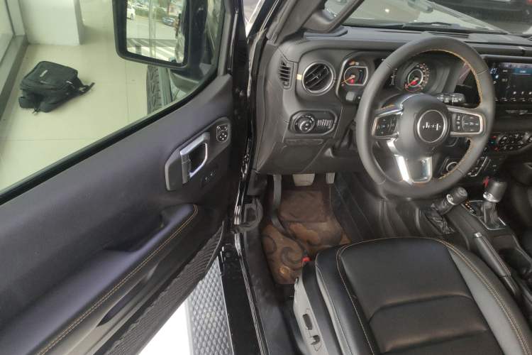 Used Jeep Wrangler 2024 2.0T Sahara Four-Door Edition