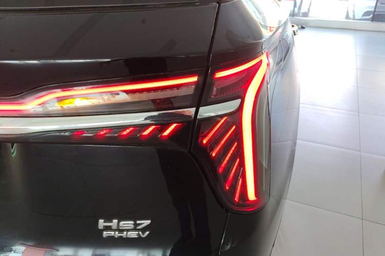 Used Hongqi HS7 PHEV 2024 2.0T PHEV Four-Wheel Drive Flagship Edition 6 Seats Right Rear Taillight