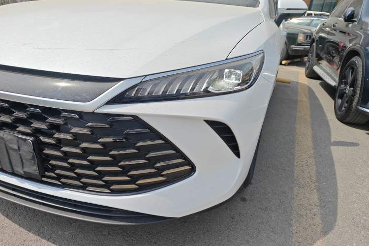 Used BYD Qin PLUS 2025 DM-i Smart Drive 55KM Leading Model
