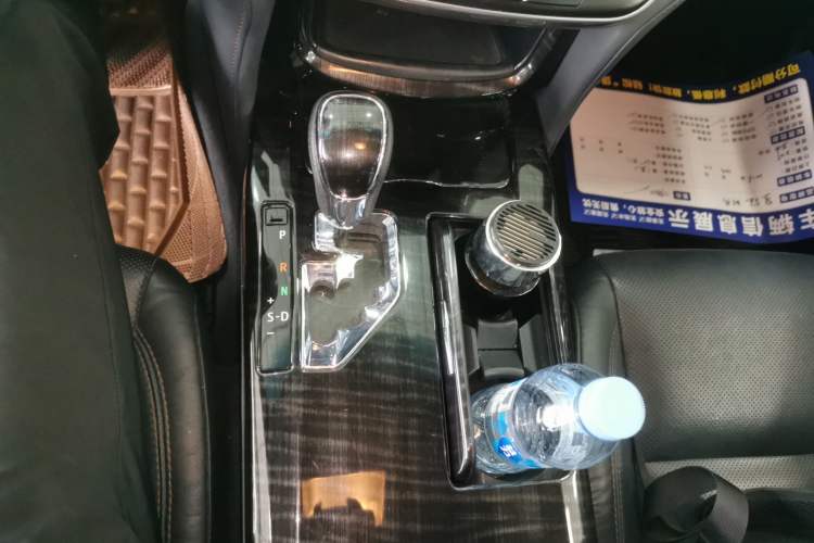 Used Toyota Crown 2015 2.0T Fashion Edition
