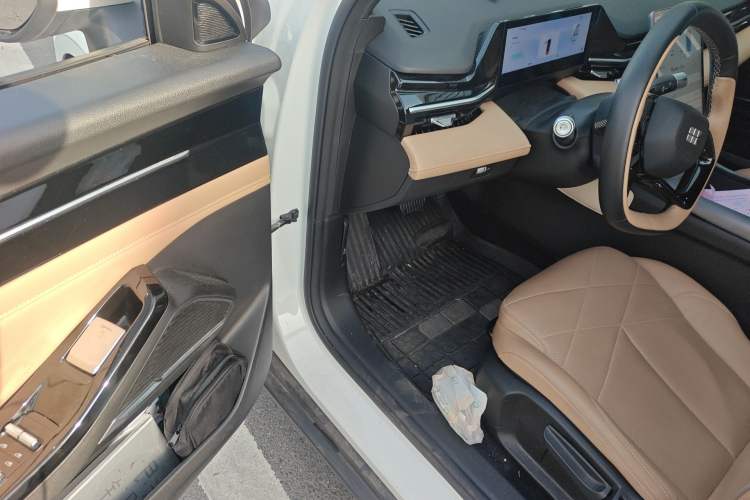 Used Geely Galaxy L6 2023 60km AIR Driver Seat