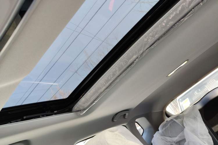 Used Changan UNI-Z New Energy 2024 Blue Whale Smart Electric iDD 125km Leading Model