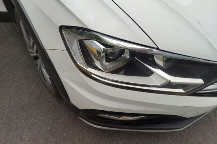 Used Volkswagen C-TREK 2020 1.5L Automatic Comfort Model Right Front Headlight