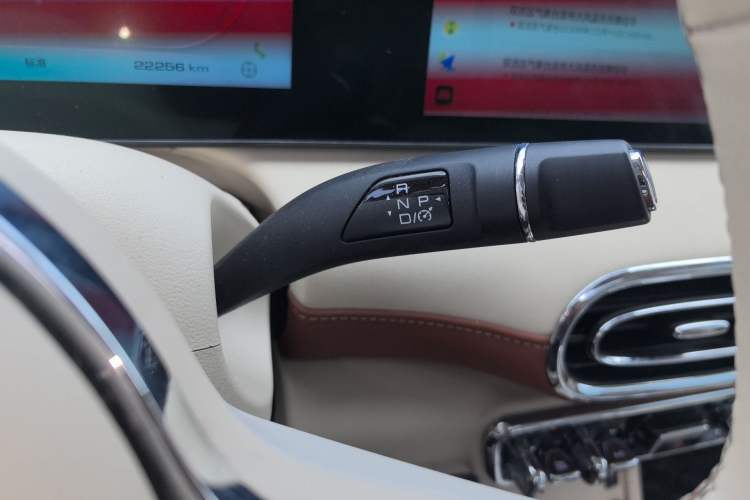 Used ORA Ballet Cat 2023 401 km Luxury Version Gear Lever