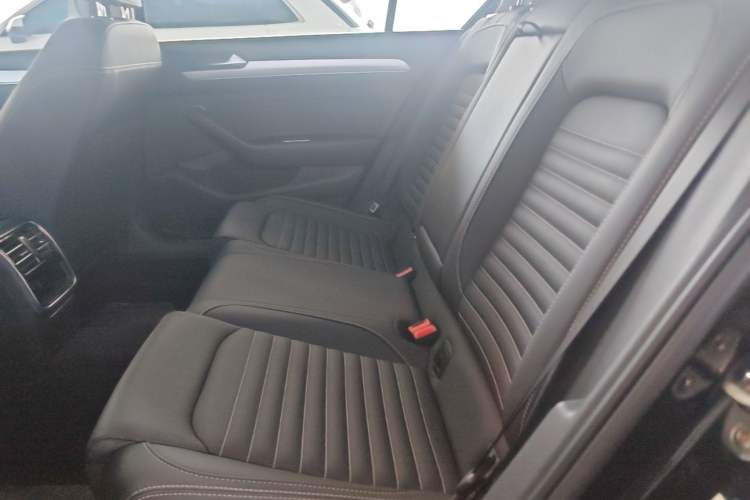 Used Volkswagen Magotan 2020 280TSI DSG Comfort Edition Left Rear Seat