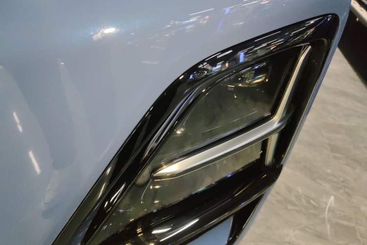 Used Hongqi HS5 2023 2.0T Qixiang Pro Edition