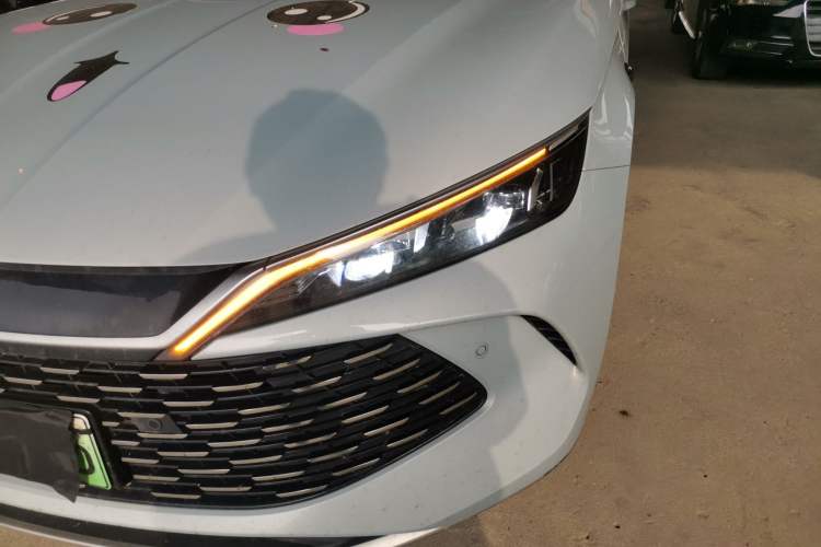 Used BYD Qin L 2025 DM-i Smart Drive 80KM Leading Model