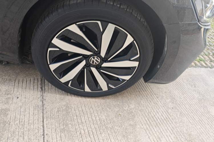 Used Volkswagen Passat 2022 330TSI Starry Luxury Edition Right Front Wheel Hub