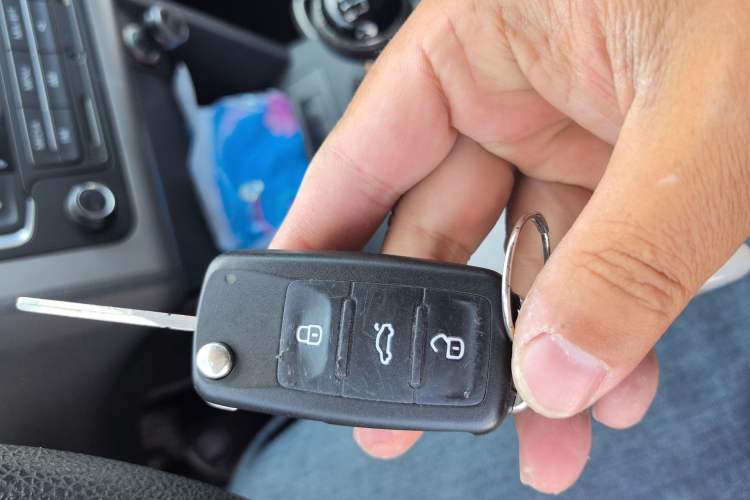 Used Volkswagen Touran 2013 1.4T Manual Fashion Edition 5 Seats Vehicle Key