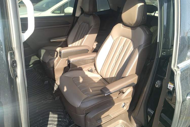 Used Volkswagen Viloran 2024 330TSI Luxury Edition