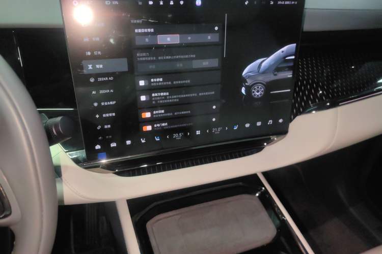 Used Zeekr 009 2024 7-Seater Walk-Through Version Four-Wheel Drive 108 kWh