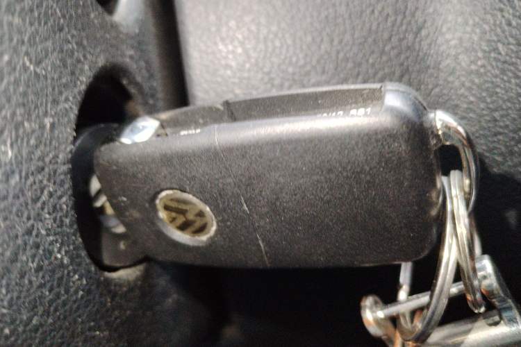 Used Volkswagen Tiguan 2016 280TSI Automatic Two-Wheel Drive Silk Road Comfort Edition Vehicle Key