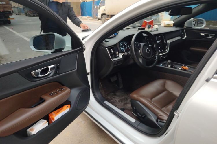 Used Volvo S60 2022 B4 Zhiyi Luxury Edition