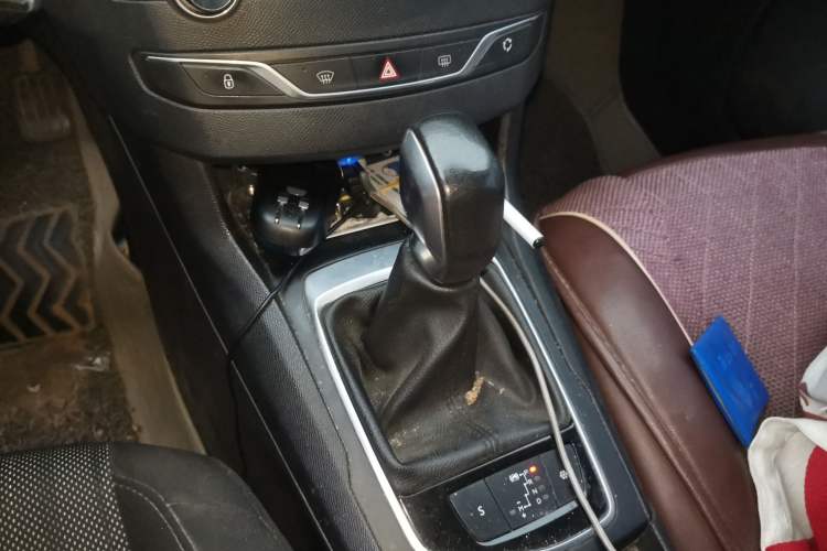 Used Peugeot 308S 2015 1.2T Automatic Jingchi Edition Gear Lever