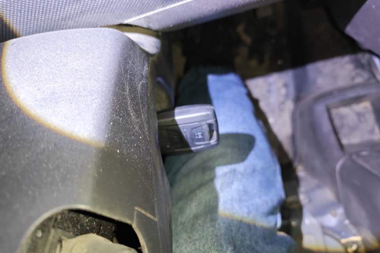 Used Wuling EV50 2020 All-Electric Van Logistics Vehicle with Ningde-Heated Battery
