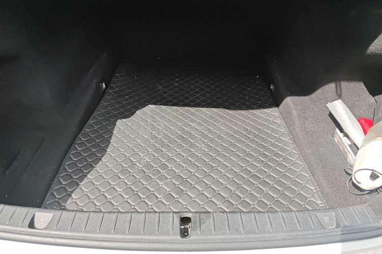 Used BMW 7 Series 2018 730Li Leading Model M Sport Package Trunk