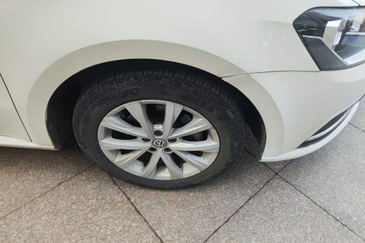 Used Volkswagen Lavida 2015 1.6L Manual Comfort Edition