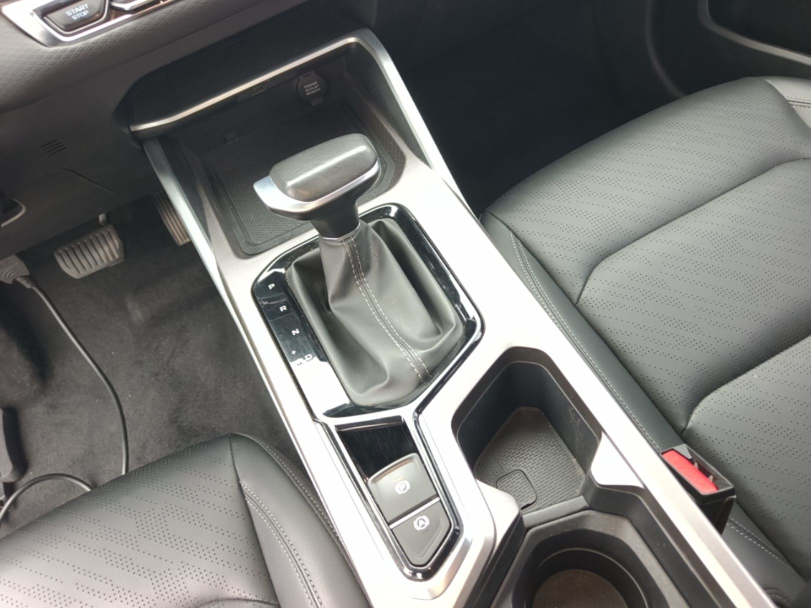 Geely Auto Emgrand 2022 4th Generation 1.5L CVT Luxury Model - Premium — снимка 16