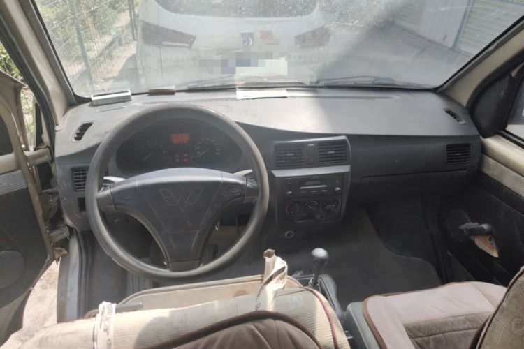 Used Wuling Rongguang 2011 1.2L Base Version Center Console