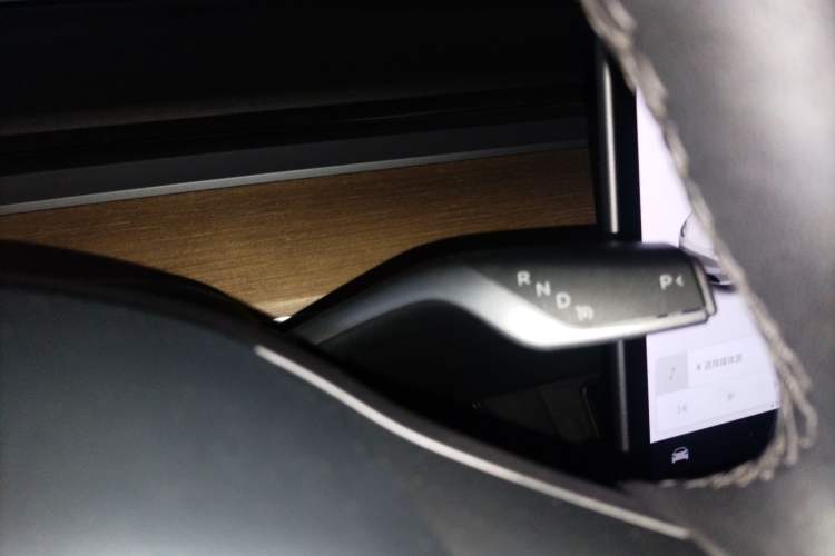 Used Tesla Model Y 2021 Long-Range All-Wheel-Drive Version
