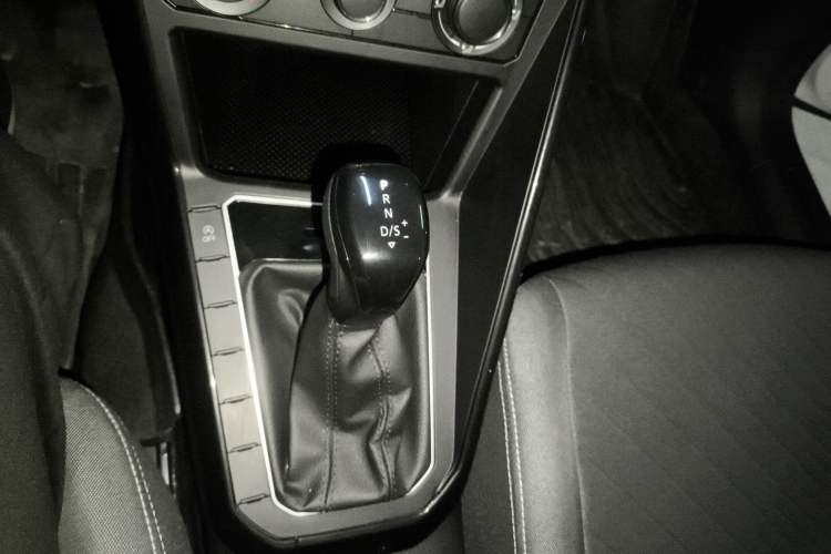 Used Volkswagen Lavida 2023 New Sharp 1.5L Automatic Excellent New Edition
