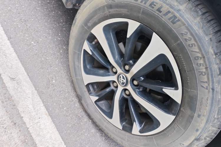 Used Toyota RAV4 2018 2.0L CVT Two-Wheel Drive Fashion X Edition
