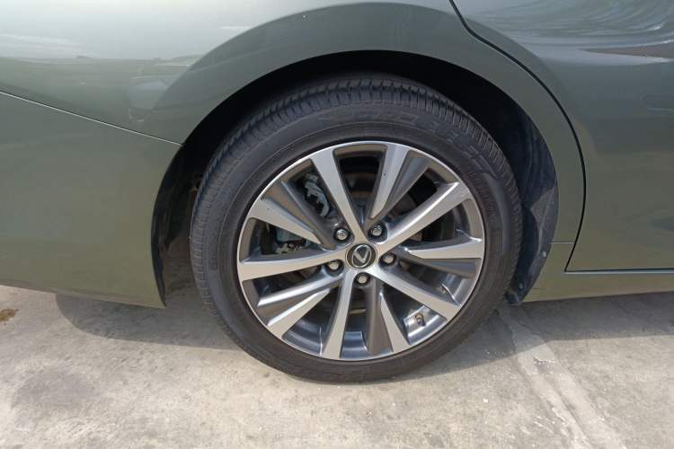 Used Lexus ES 2020 200 Excellence Edition Exterior 5