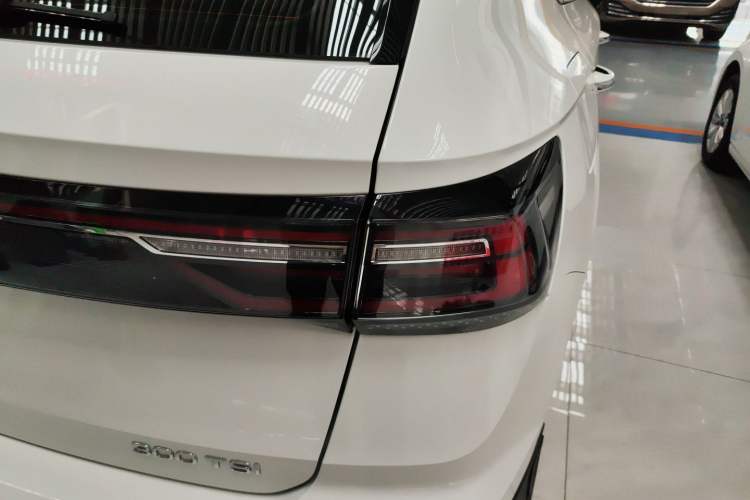 Used Volkswagen Tharu 2023 300TSI Two-Wheel-Drive Moonlight Edition Exterior 3