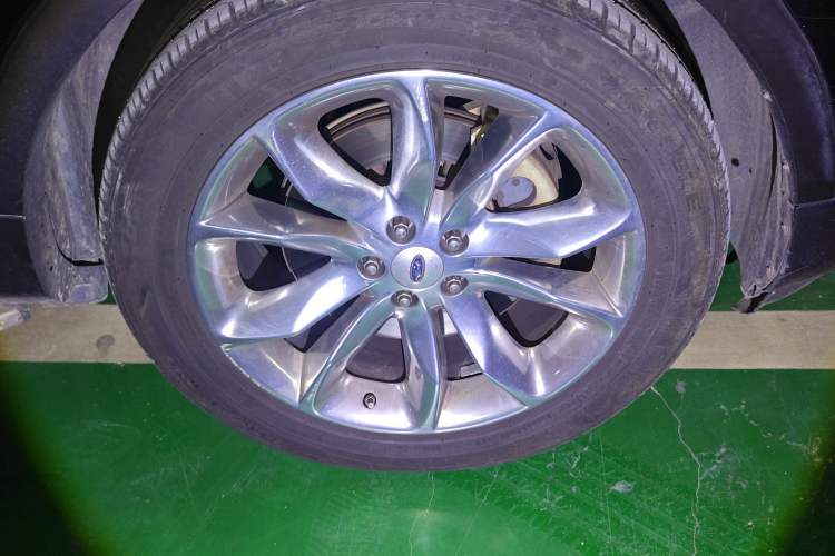 Used Ford Explorer 2013 3.5L Deluxe Model