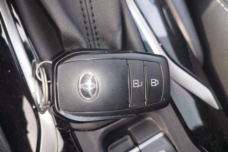 Used Toyota FRONTLANDER 2024 2.0L Smart Electric Hybrid Dual-Engine Luxury Edition
