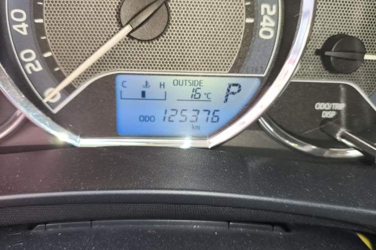 Used Toyota Levin 2016 1.6G CVT Elite Edition Odometer Close Up