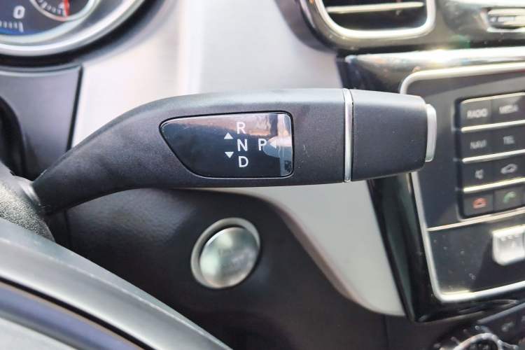 Used Mercedes-Benz GLE Coupe 2018 GLE 320 4MATIC Coupe SUV Gear Lever