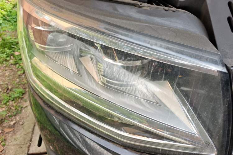 Used Volkswagen Caravelle 2018 2.0 TSI 4x4 Luxury Edition 7-Seater Right Front Headlight