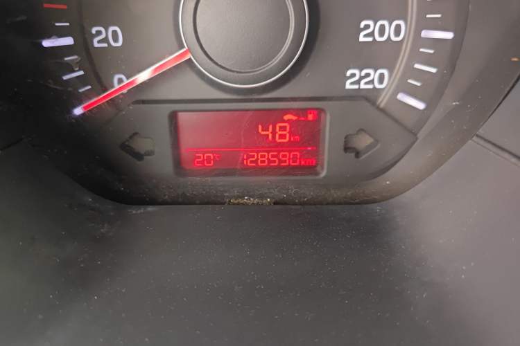 Used Kia K2 2015 Sedan 1.4L MT GLS
