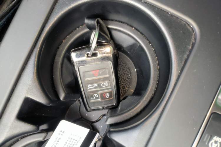 Used Land Rover Discovery 2019 3.0 SC V6 SE Interior 1