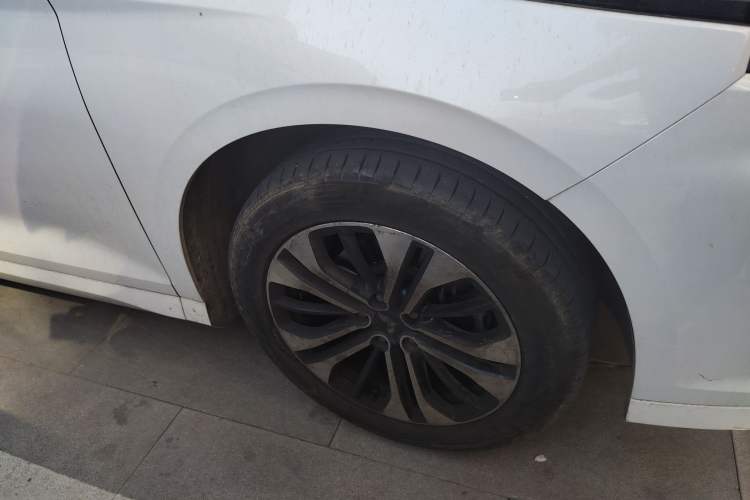 Used Wuling Victory 2020 1.5T CVT Flagship Edition Right Front Wheel Hub