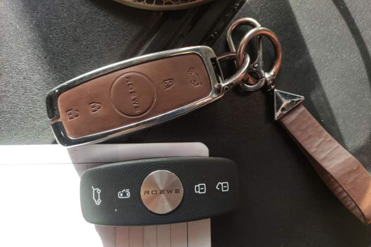 Used Roewe iMAX8 New Energy 2025 1.5T DMH Lu Zun Deluxe Edition
