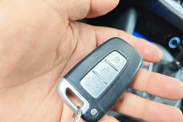 Used Kia Sportage R 2011 2.0L Automatic Two-Wheel Drive Premium Edition
