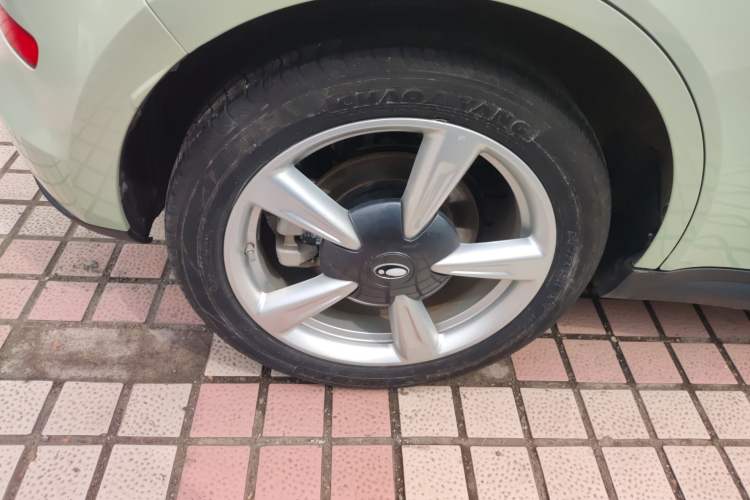 Used ORA Good Cat 2023 401 km Standard Range Luxury Version Lithium Iron Phosphate Exterior 3