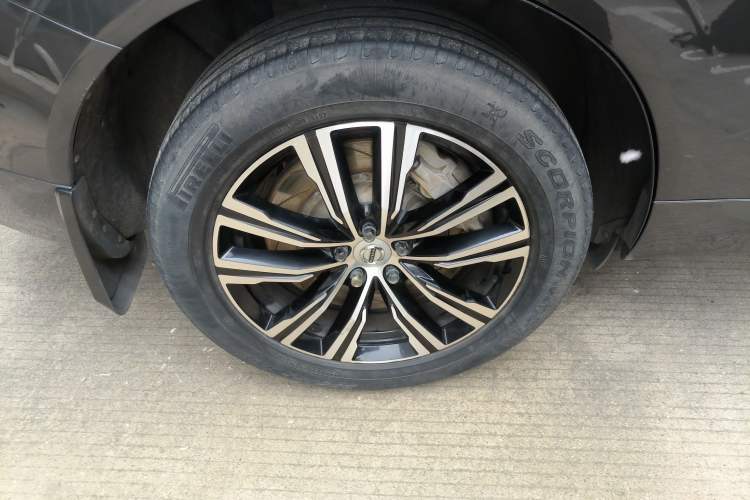 Used Volvo XC60 2022 B5 4x4 Smart Luxury Edition
